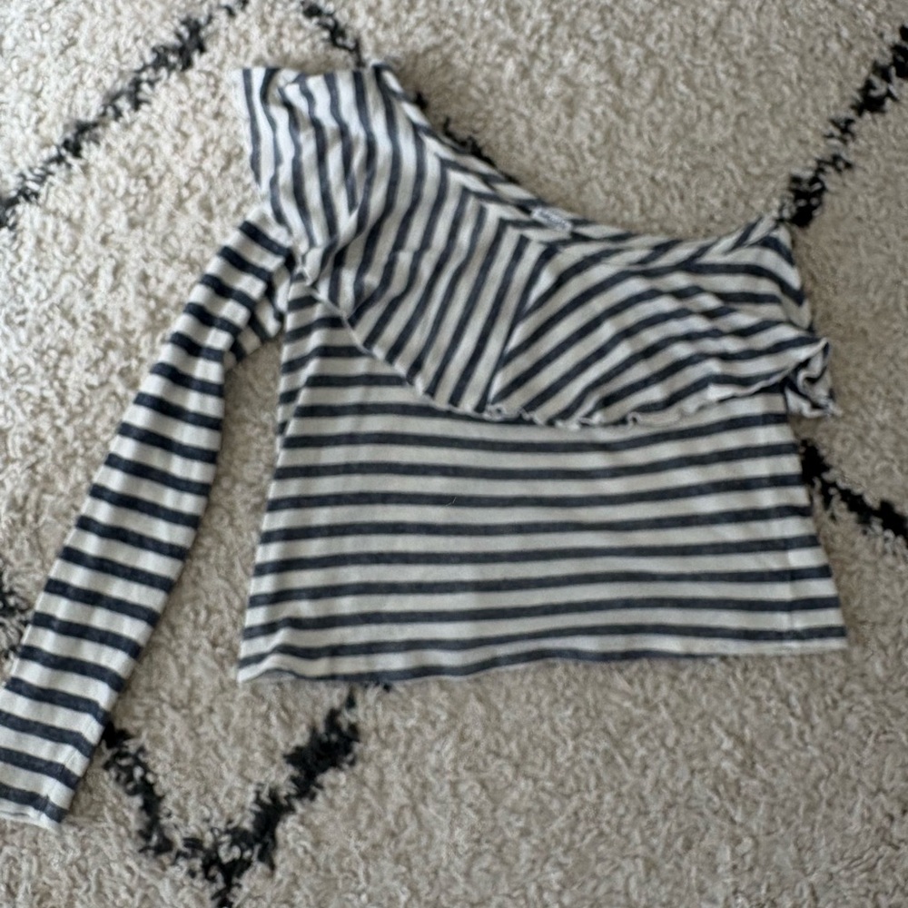 Splendid Black and White Striped One-Shoulder Top
